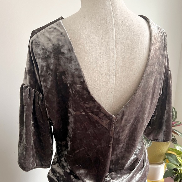 bobeau Tops - Silvery Sage Velvet V-Back Top by Bobeau